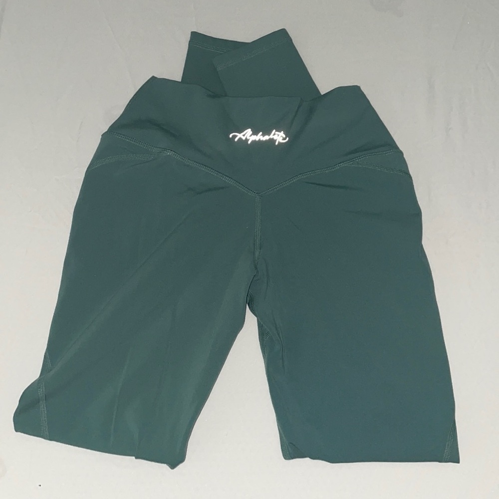 Alphalete leggings with v-waist in sage green